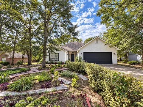 109 Summit Dr, Carriere, MS 39426