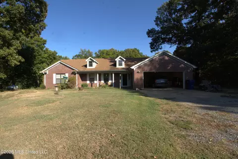 5716 Poplar Corner Rd, Walls, MS 38680