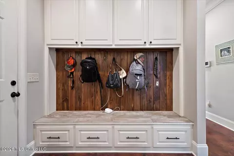 Entry Way - 317 Northaven Dr, Jackson, MS 39209 photo 5 of 5
