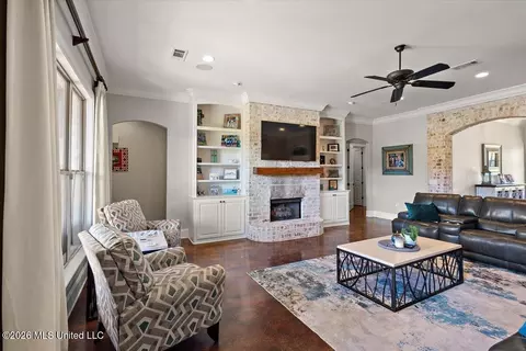 Living - 317 Northaven Dr, Jackson, MS 39209 photo 1 of 1