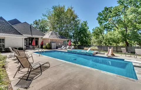 Exterior - 103 Ridgetop Cir, Flowood, MS 39232 photo 12 of 17