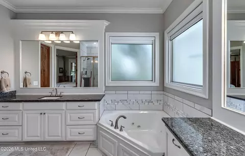 Bath - 103 Ridgetop Cir, Flowood, MS 39232 photo 2 of 10
