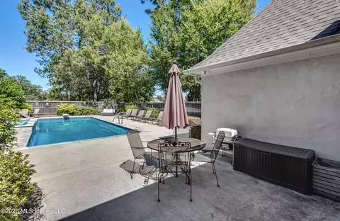 Exterior - 103 Ridgetop Cir, Flowood, MS 39232 photo 14 of 17