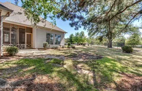 Exterior - 103 Ridgetop Cir, Flowood, MS 39232 photo 8 of 17
