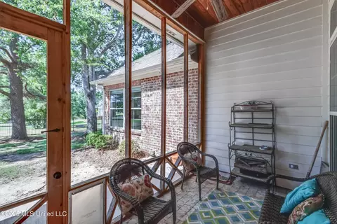 Exterior - 103 Ridgetop Cir, Flowood, MS 39232 photo 3 of 17