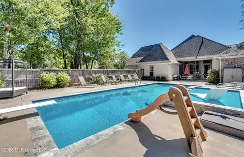Exterior - 103 Ridgetop Cir, Flowood, MS 39232 photo 10 of 17