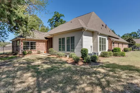 Exterior - 103 Ridgetop Cir, Flowood, MS 39232 photo 6 of 17