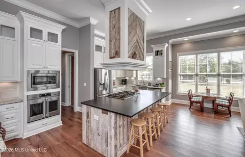Kitchen - 103 Ridgetop Cir, Flowood, MS 39232 photo 5 of 7