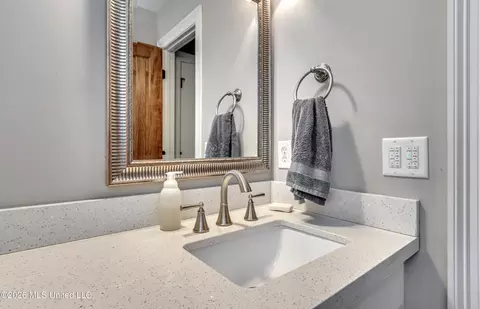 Bath - 103 Ridgetop Cir, Flowood, MS 39232 photo 6 of 10