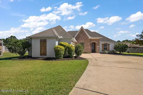 305 Logan Ct, Canton, MS 39046 photo 2