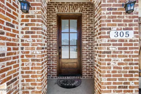 305 Logan Ct, Canton, MS 39046 photo 3