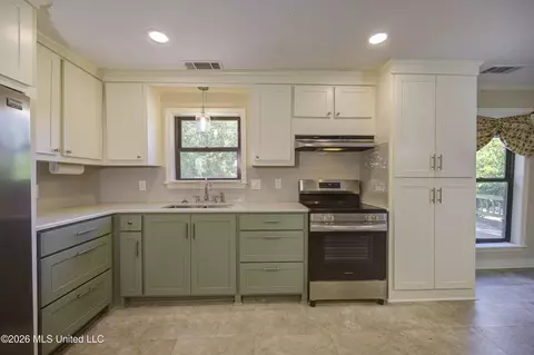 Kitchen - 103 Wickstead Dr, Clinton, MS 39056 photo 1 of 4