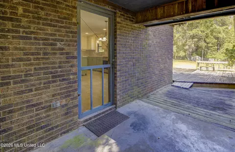 Exterior - 103 Wickstead Dr, Clinton, MS 39056 photo 2 of 7