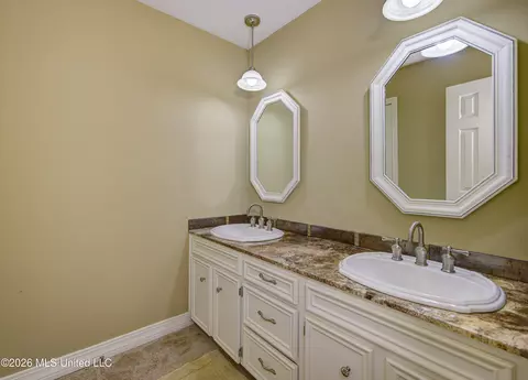 Bath - 103 Wickstead Dr, Clinton, MS 39056 photo 5 of 7