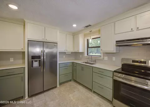 Kitchen - 103 Wickstead Dr, Clinton, MS 39056 photo 2 of 4