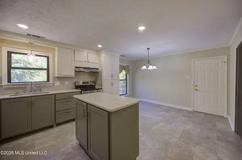 Kitchen - 103 Wickstead Dr, Clinton, MS 39056 photo 4 of 4