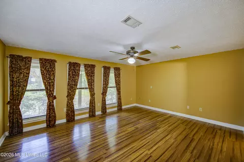 Living - 103 Wickstead Dr, Clinton, MS 39056 photo 5 of 5