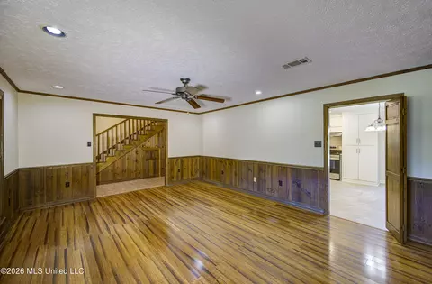 Living - 103 Wickstead Dr, Clinton, MS 39056 photo 4 of 5