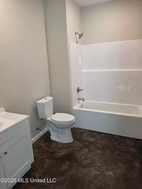 Bath - 127 Ridge Rd, Sarah, MS 38665 photo 1 of 2