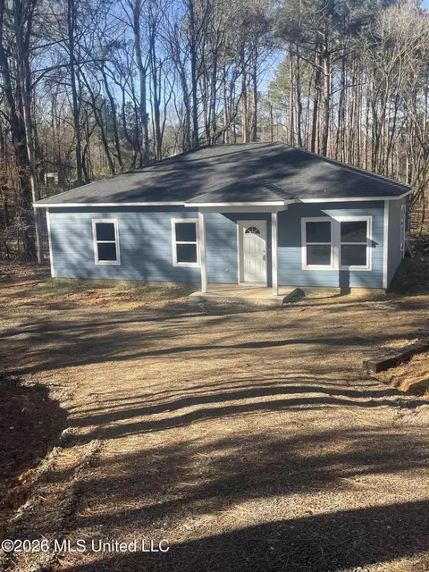 127 Ridge Rd, Sarah, MS 38665