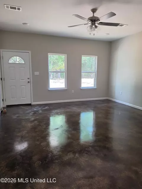 Living - 127 Ridge Rd, Sarah, MS 38665 photo 2 of 2