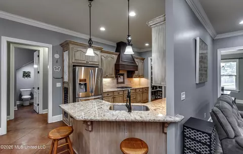 Kitchen - 143 Glen Arbor Ct, Brandon, MS 39042 photo 1 of 8