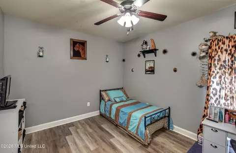 Bedroom - 143 Glen Arbor Ct, Brandon, MS 39042 photo 5 of 9