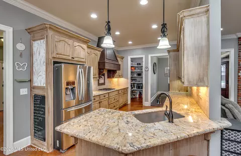Kitchen - 143 Glen Arbor Ct, Brandon, MS 39042 photo 3 of 8