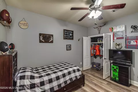 Bedroom - 143 Glen Arbor Ct, Brandon, MS 39042 photo 8 of 9