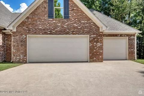 Exterior - 143 Glen Arbor Ct, Brandon, MS 39042 photo 4 of 12