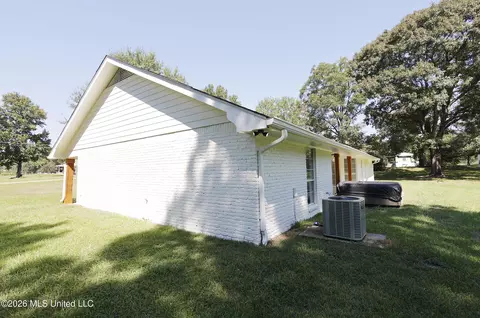 Exterior - 1138 Weaver Rd, Mccomb, MS 39648 photo 3 of 7