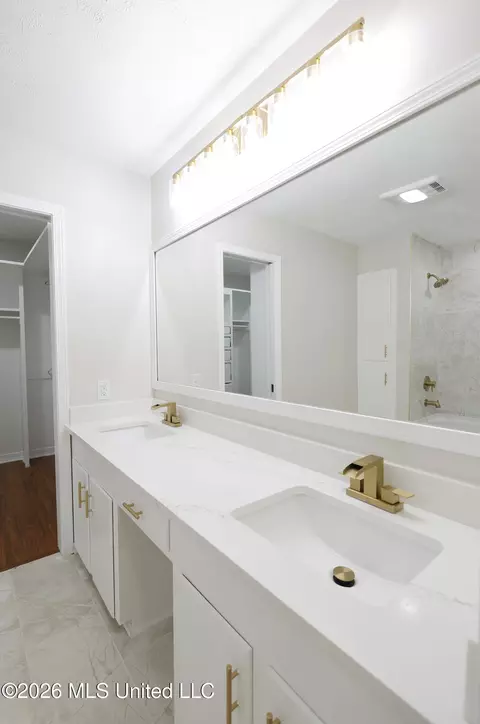 Bath - 1138 Weaver Rd, Mccomb, MS 39648 photo 1 of 4