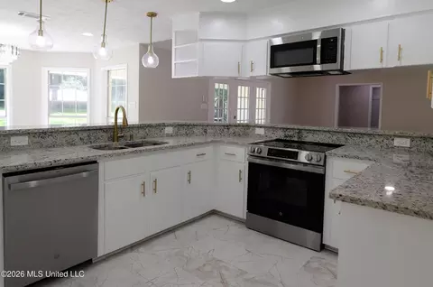 Kitchen - 1138 Weaver Rd, Mccomb, MS 39648 photo 1 of 2