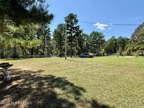 Exterior - 1409 Matthews Rd, Gloster, MS 39638 photo 3 of 5
