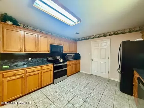 Kitchen - 1409 Matthews Rd, Gloster, MS 39638 photo 2 of 3