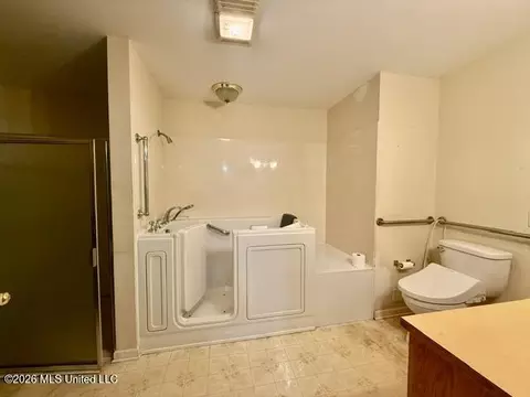 Bath - 1409 Matthews Rd, Gloster, MS 39638 photo 4 of 5