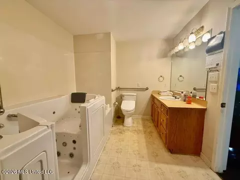 Bath - 1409 Matthews Rd, Gloster, MS 39638 photo 1 of 5