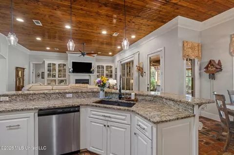 Kitchen - 176 Big Hill Rd, Sumrall, MS 39482 photo 5 of 5