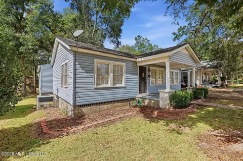 Exterior - 106 3rd Avenue Southwest Ave, Magee, MS 39111 photo 2 of 8