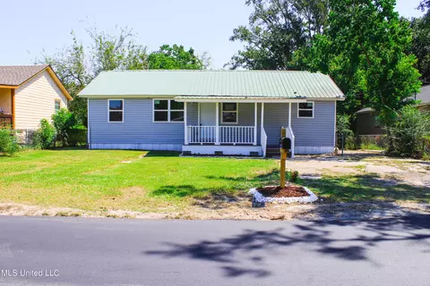 1412 Genevieve Dr, Gulfport, MS 39501