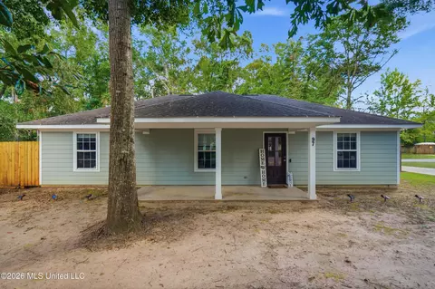 97 Meadow Dr, Lucedale, MS 39452