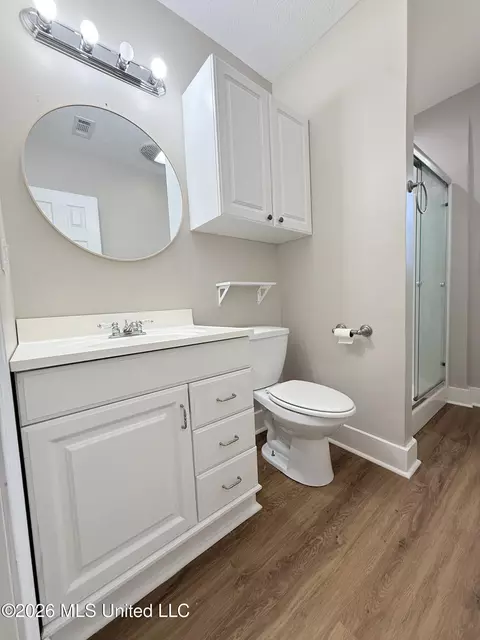 Bath - 645 Zetus Rd, Brookhaven, MS 39601 photo 1 of 3