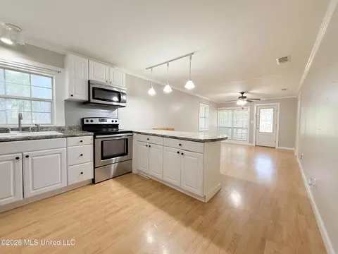 Kitchen - 645 Zetus Rd, Brookhaven, MS 39601 photo 1 of 4