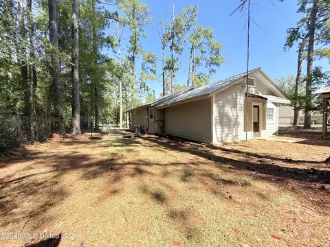 Exterior - 645 Zetus Rd, Brookhaven, MS 39601 photo 5 of 8