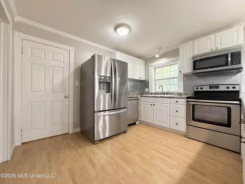 Kitchen - 645 Zetus Rd, Brookhaven, MS 39601 photo 4 of 4