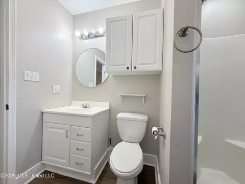 Bath - 645 Zetus Rd, Brookhaven, MS 39601 photo 2 of 3