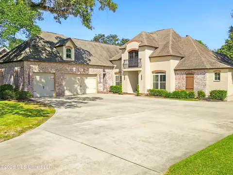7296 Camellia Ct, Pass Christian, MS 39571