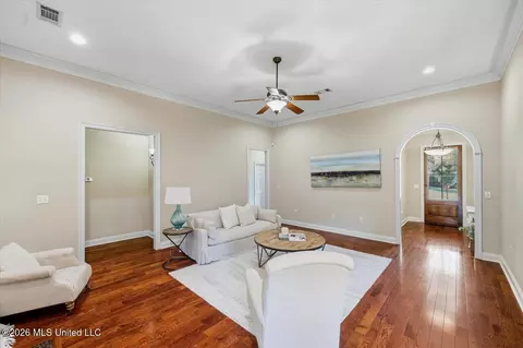 Living - 127 Eastside Dr, Brandon, MS 39047 photo 3 of 4