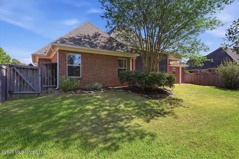 Exterior - 127 Eastside Dr, Brandon, MS 39047 photo 7 of 9