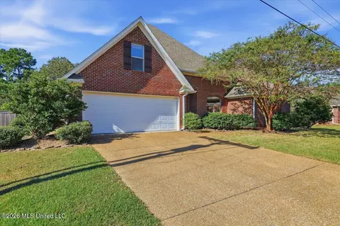 Exterior - 127 Eastside Dr, Brandon, MS 39047 photo 3 of 9